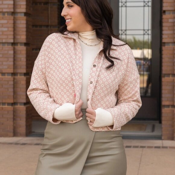 Grace + Emma - Field of Daisies Crop Pink Floral Button Down - 2X - Picture 3 of 5